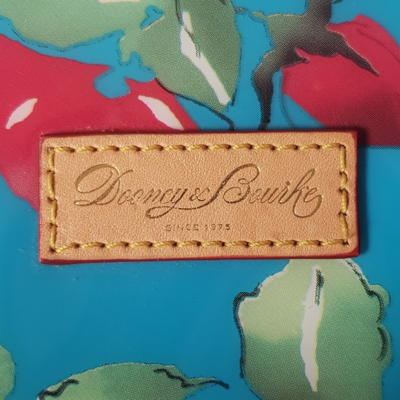 🌹Dooney & Bourke⚘Floral Zip Pouch🌷 - Picture 4 of 6